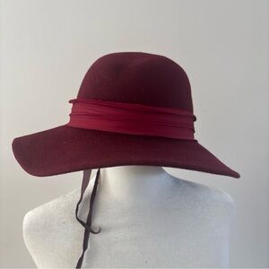 Vintage Elegant Burgundy Women's Wool Hat Made in the USA